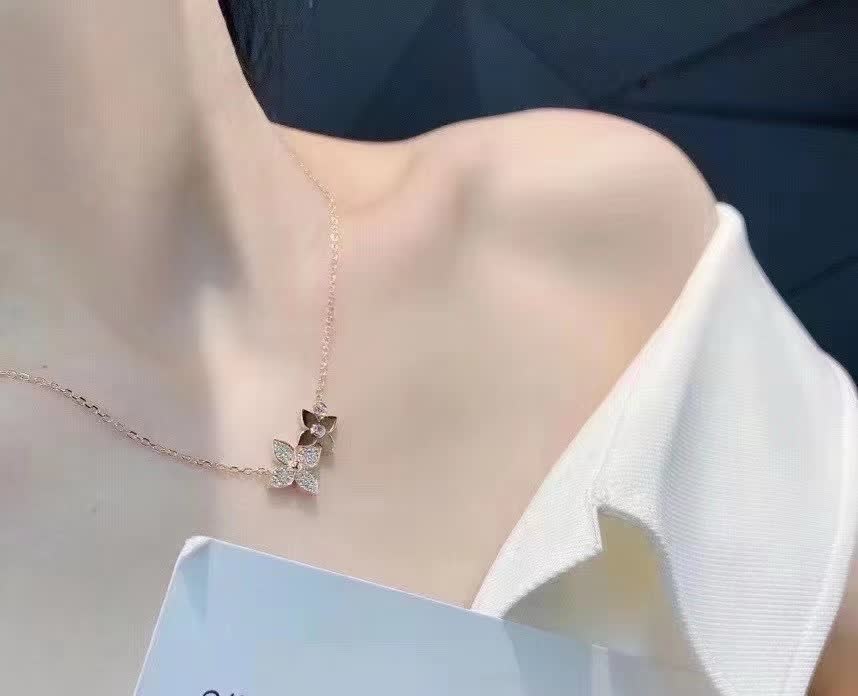 Louis Vuitton Flower Diamond Necklace